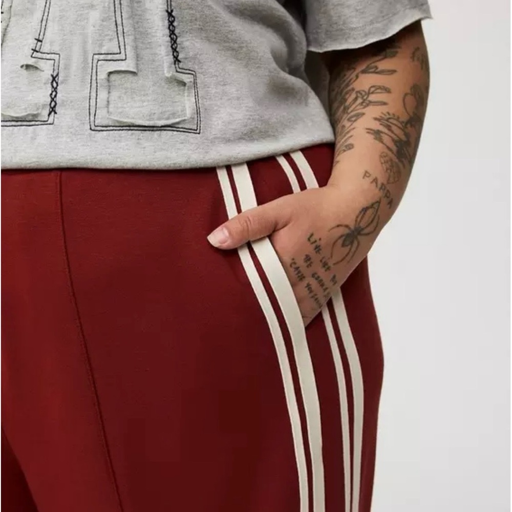 NWT Torrid Studio High Rise Pull-on Track Pants, Size 4 - Picture 5 of 11